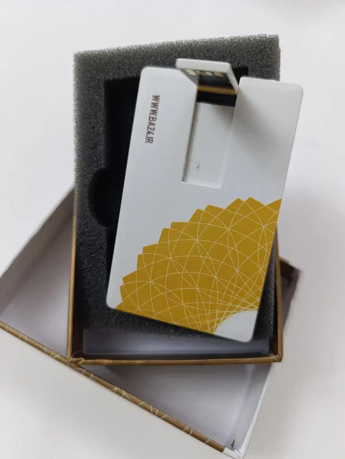 فلش کارتی ۱۶ و ۳۲ گیگابایت|قطعات و لوازم جانبی رایانه|کرج, فاز ۱ مهرشهر|دیوار