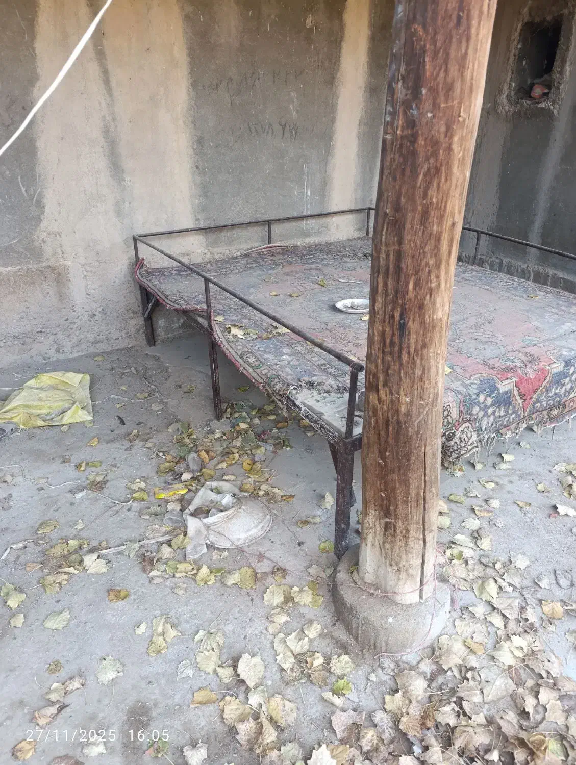 میز بزرگ سنگین|میز و صندلی غذاخوری|بناب, |دیوار