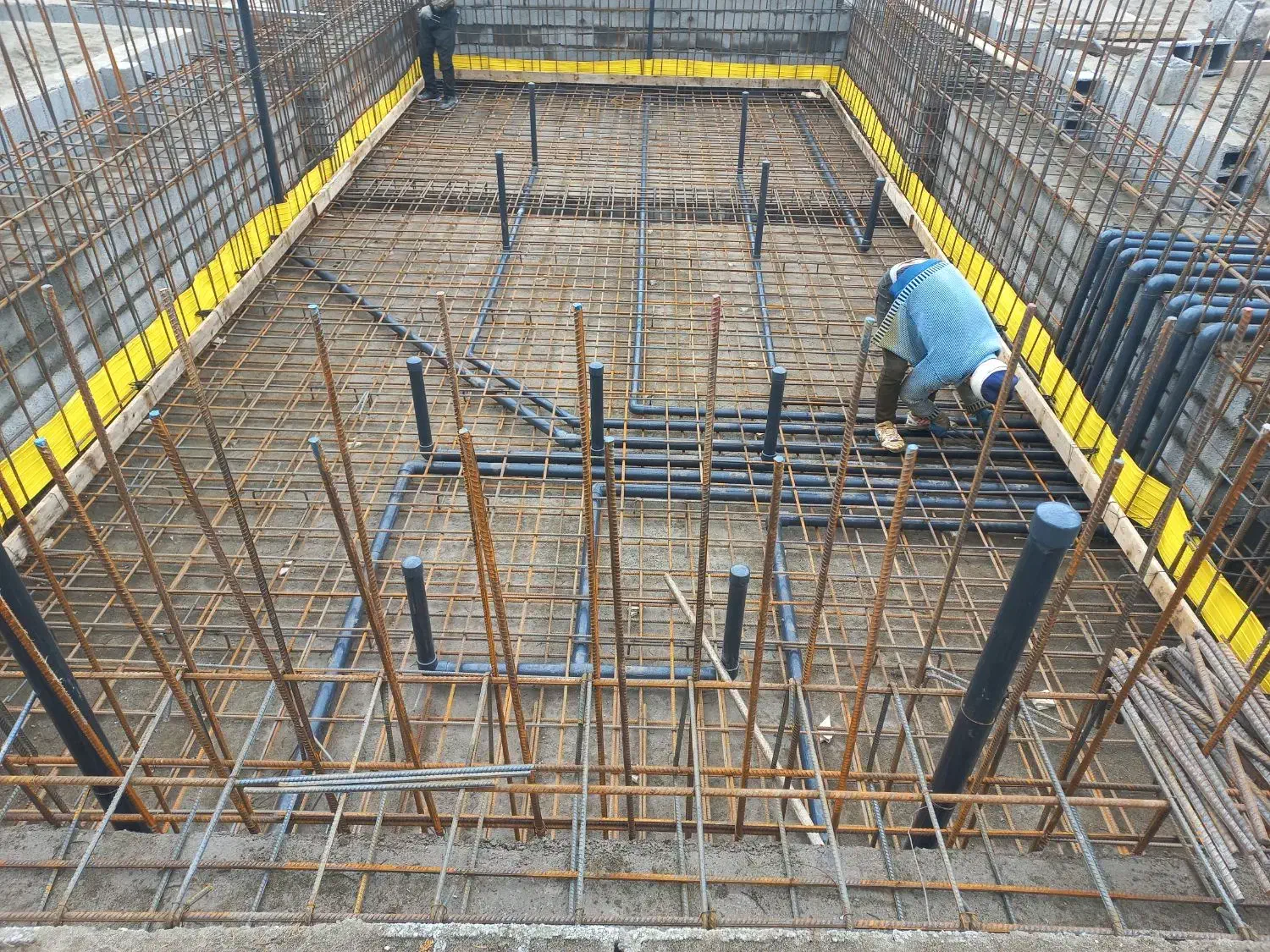 اوستاکار آلماتور بندو قالب بند|استخدام معماری، عمران و ساختمانی|بندر انزلی, پاسداران|دیوار
