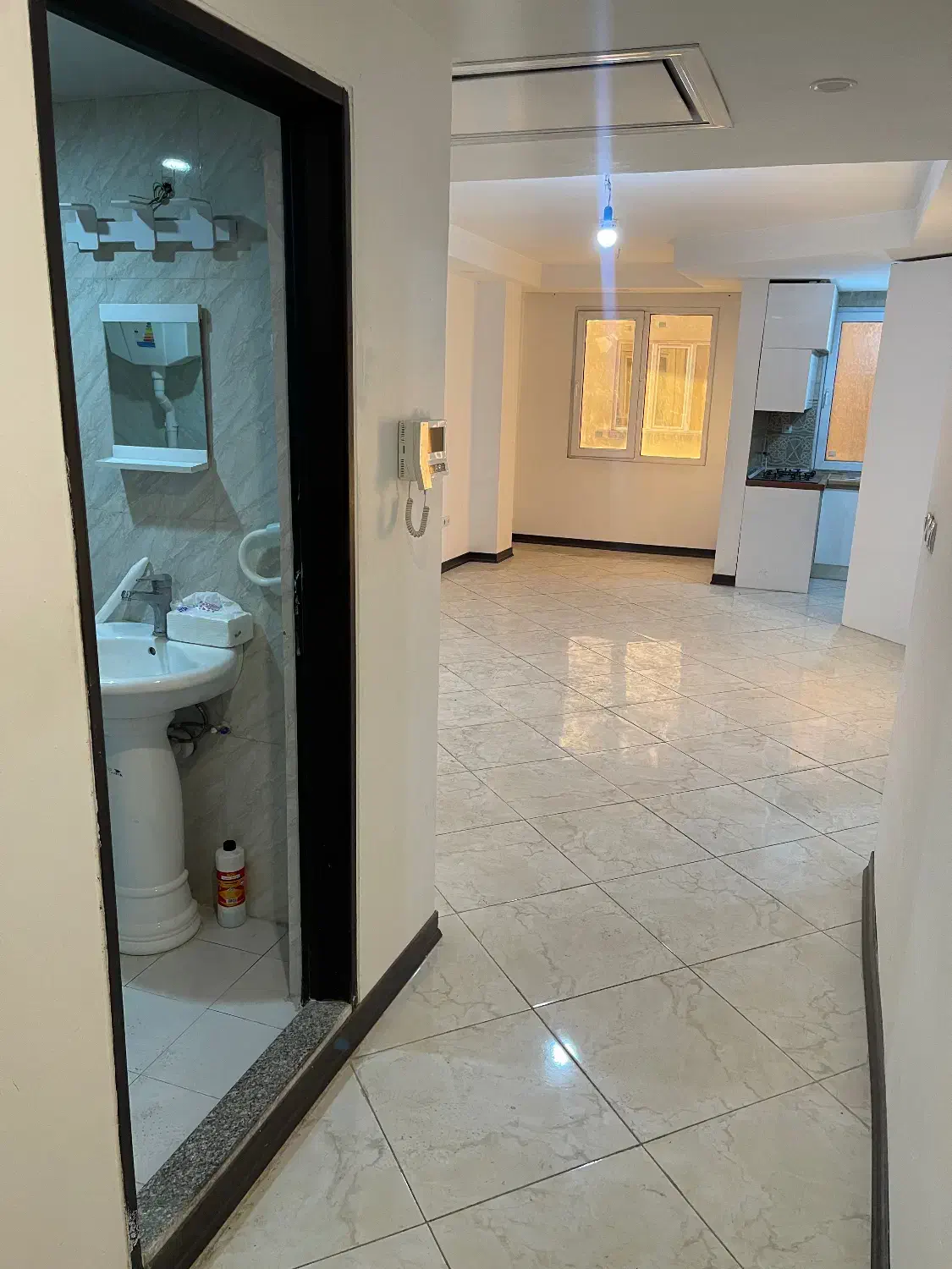 برج رهن کامل ۶۰ متری رو به آفتاب