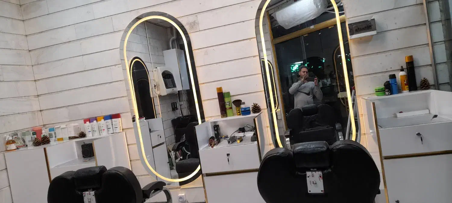 استخدام آرایشگر آقا با مشتری به صورت درصدی|استخدام درمانی، زیبایی، بهداشتی|تهران, شکوفه|دیوار