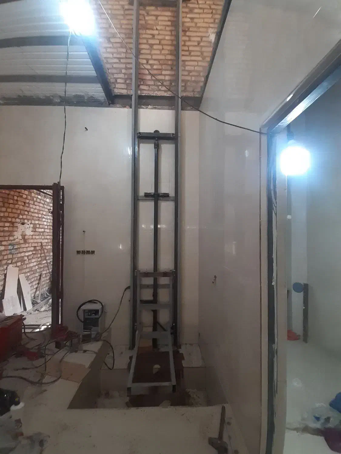 بالابر هیدرولیک ارتفاع ۶ متر ظرفیت ۷۰۰ کیلو|ماشینآلات صنعتی|قرچک, مهدیه|دیوار