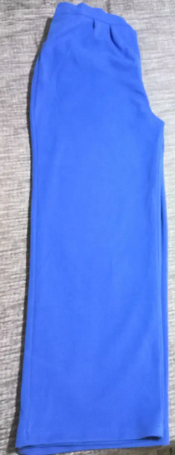 شلوار فوتر|لباس|ری, شهید غیوری (ابن باویه)|دیوار