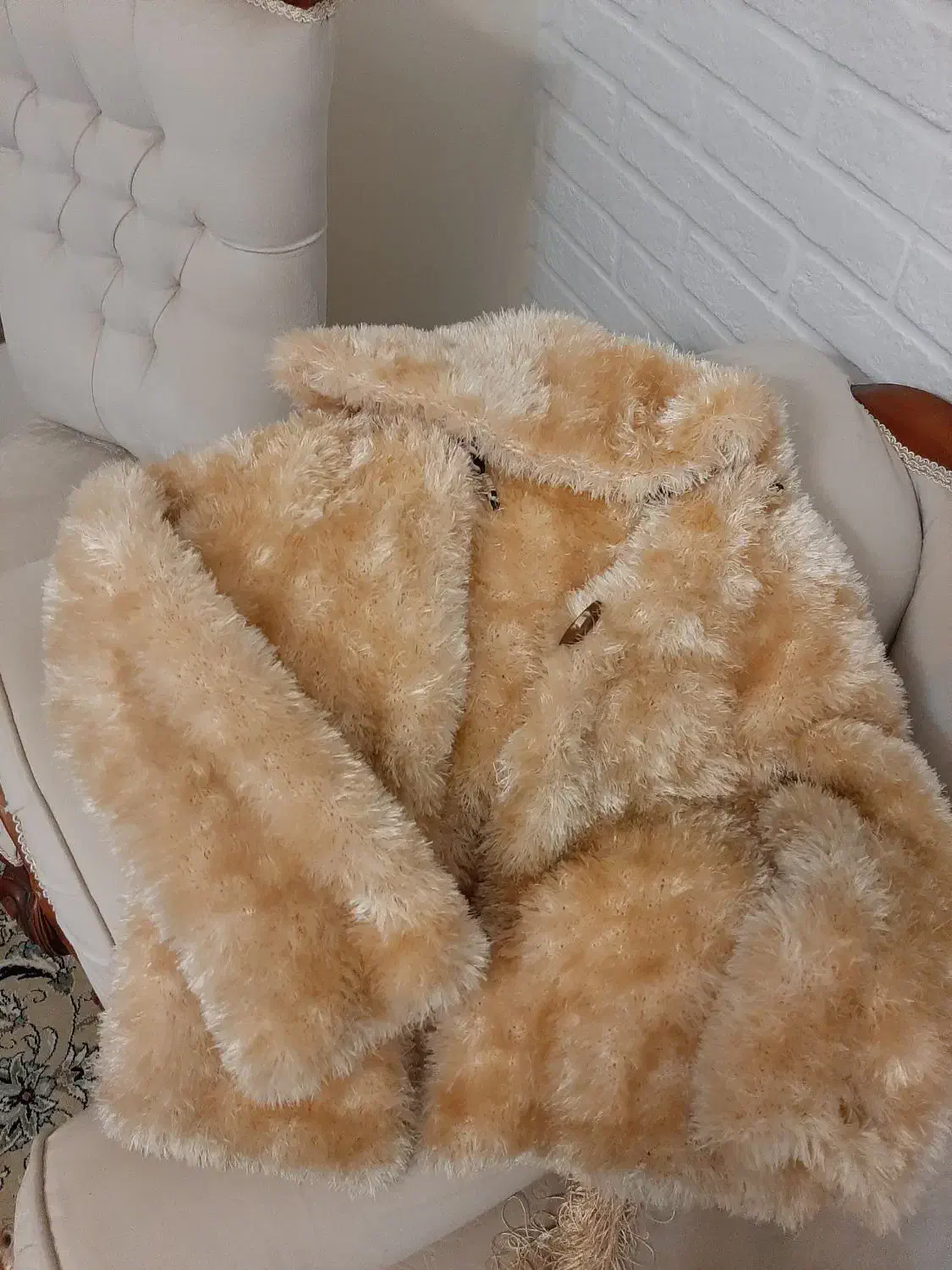 یک عدد کت کوتاه دخترونه بافت|لباس|کرج, چهارصد دستگاه|دیوار