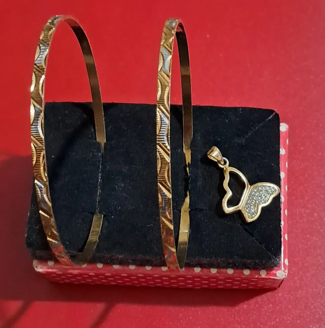 النگو|بدلیجات|رشت, سلیمانداراب|دیوار