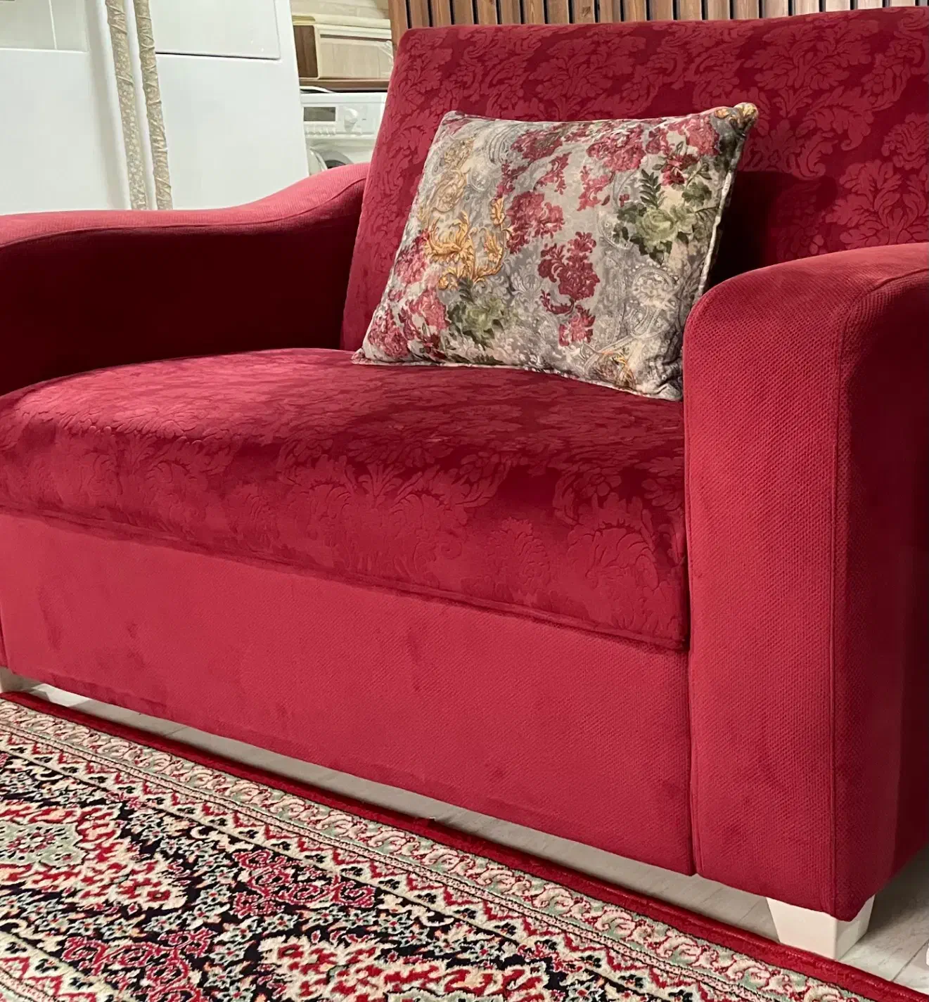 مبلمان۷نفره کم جا و شیک مناسب ویلا|مبلمان خانگی و میز عسلی|رشت, سیا اسطلخ|دیوار