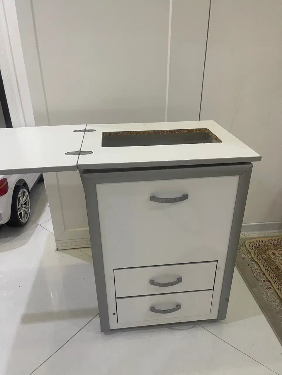 میز چرخ خیاطی و میز اتو و صندلی و کشو|اتو و لوازم اتو|مشهد, راه آهن|دیوار