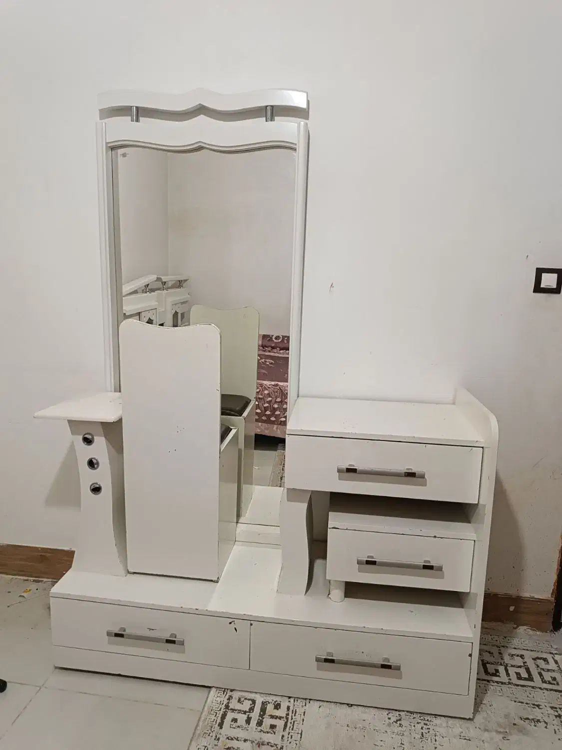 میز|میز تحریر و کامپیوتر|تربت‌حیدریه, کوی شهید احمدزاده ملکی|دیوار