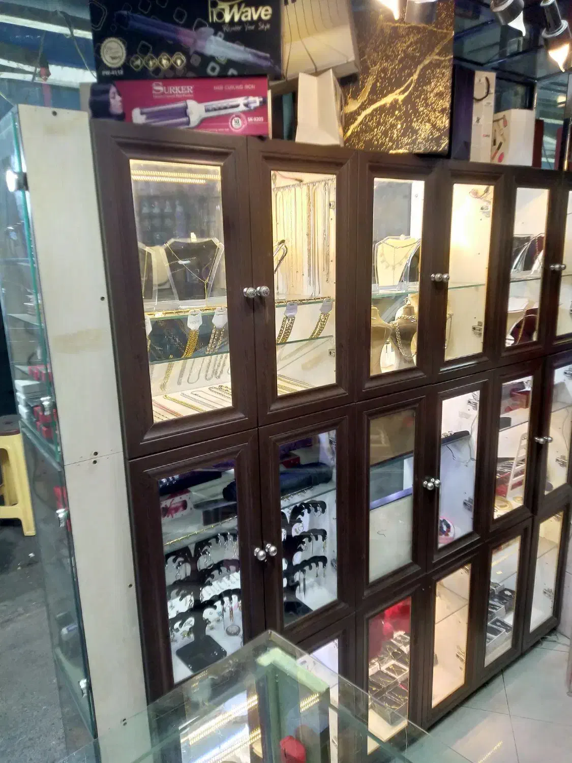 ویترین مغاره به همراه پیشخوان|فروشگاه و مغازه|تهران, گرگان|دیوار