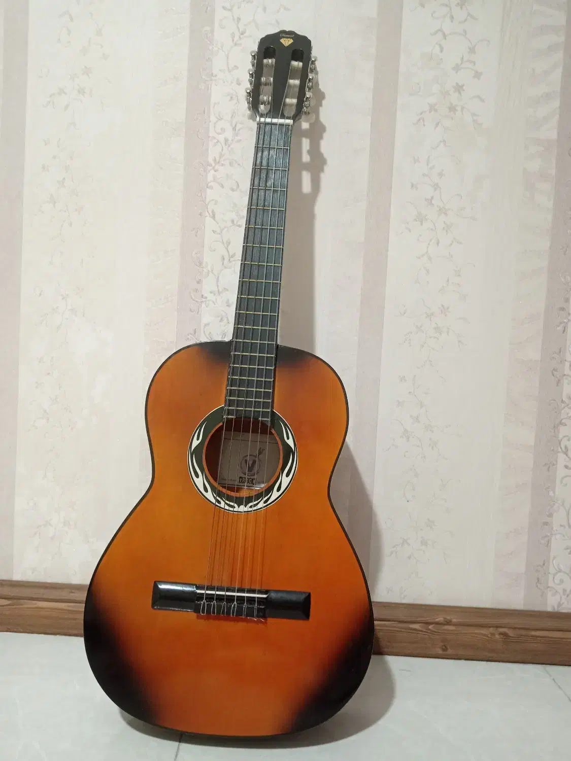 گیتار|گیتار، بیس، امپلیفایر|زنجان, |دیوار