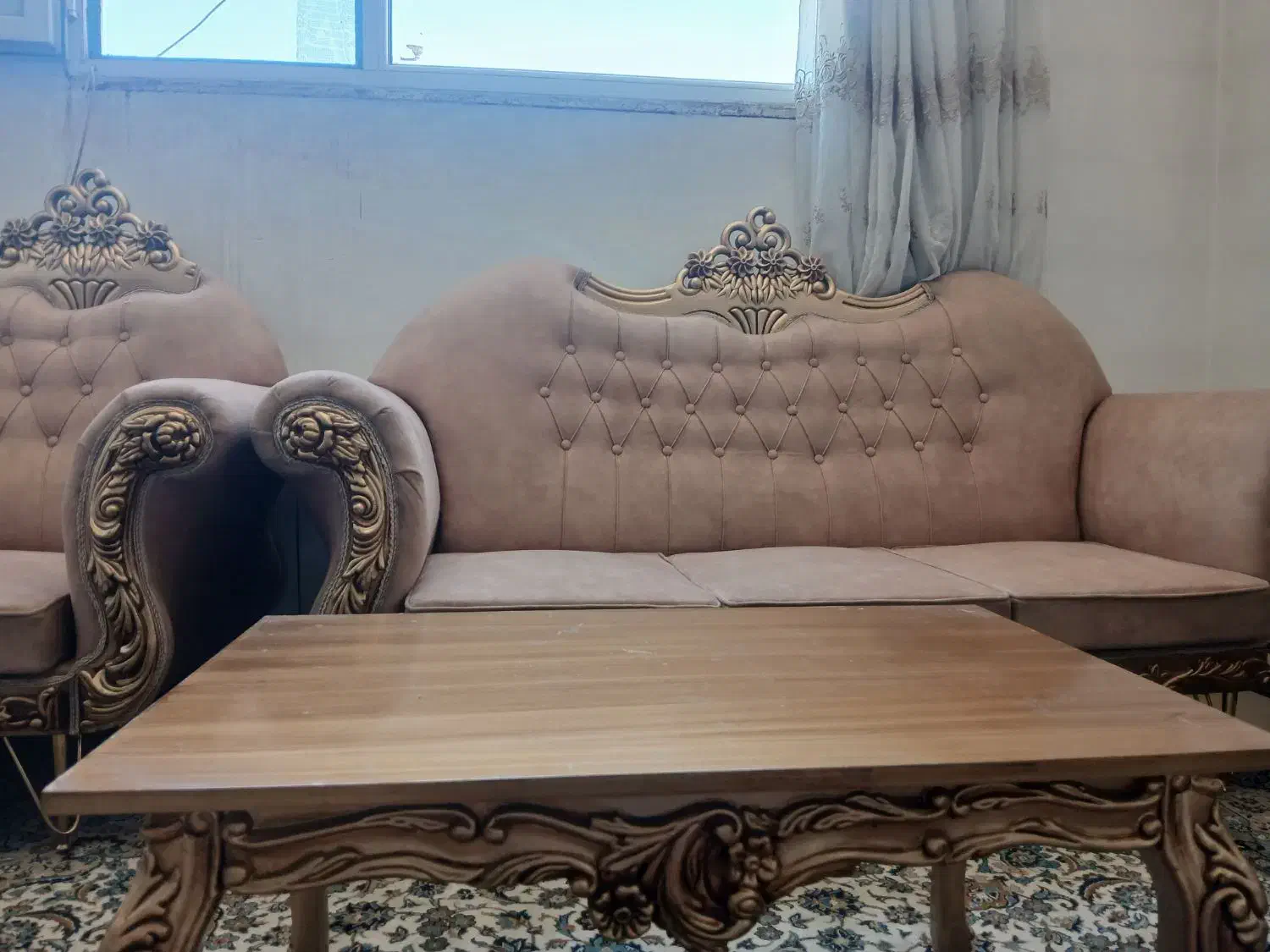 فروش یک دست مبل ۷ نفر با رنگ قهوهایی روشن|مبلمان خانگی و میز عسلی|شاهین‌شهر, مسکن مهر|دیوار