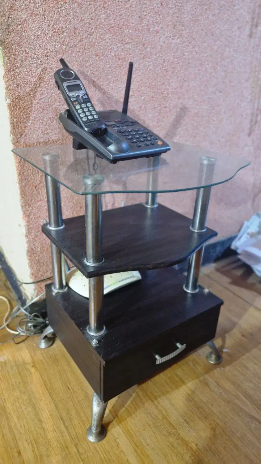 میز تلفن کشو دار  کاملا سالم سه طبقه+یک کشو|میز تلفن|بندرعباس, |دیوار