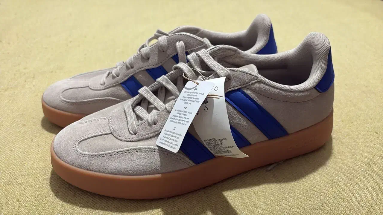 کفش ادیداس اصل نو|کیف، کفش، کمربند|شیراز, دینکان|دیوار