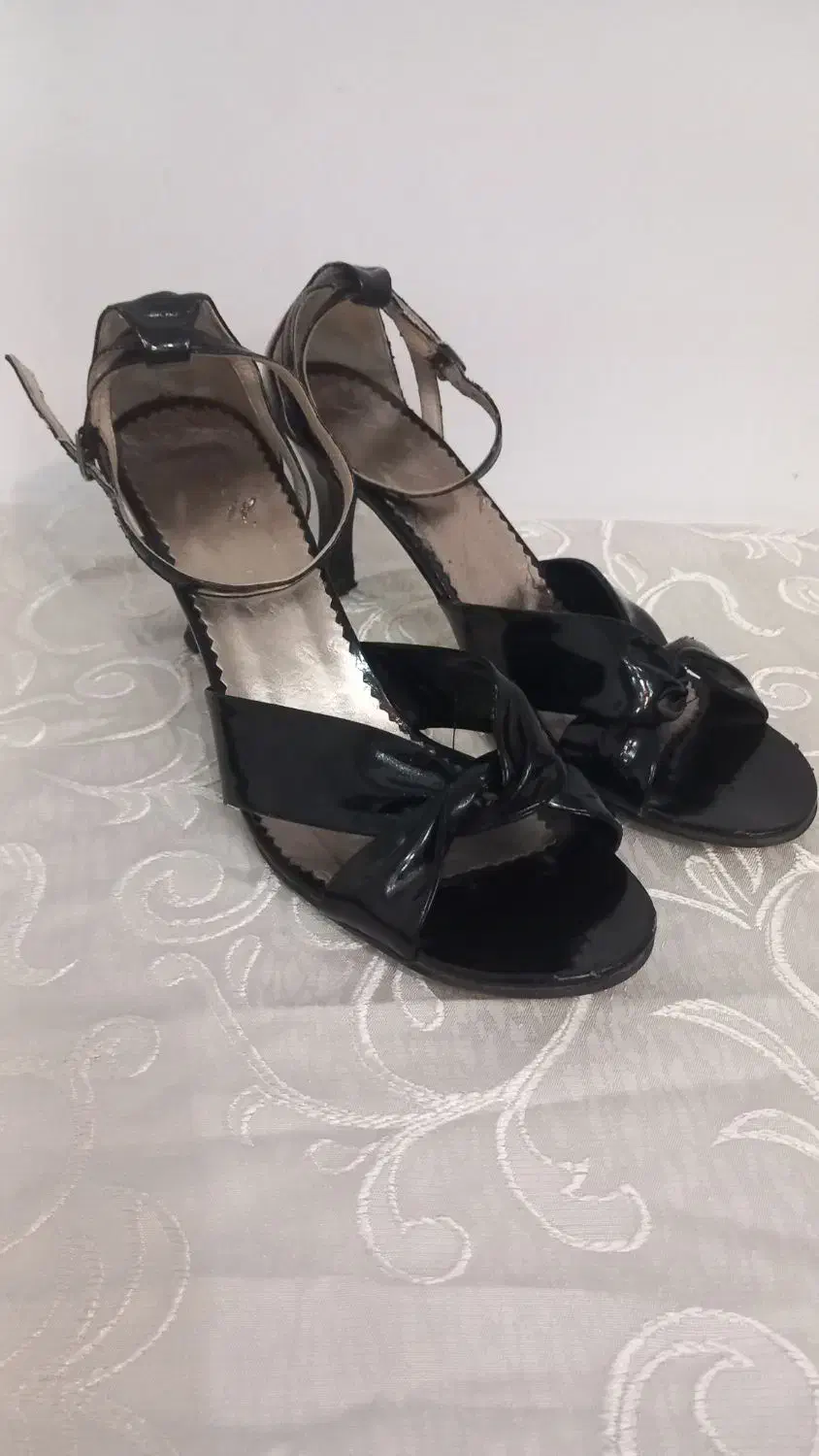 کفش مجلسی|کیف، کفش، کمربند|قروه, |دیوار