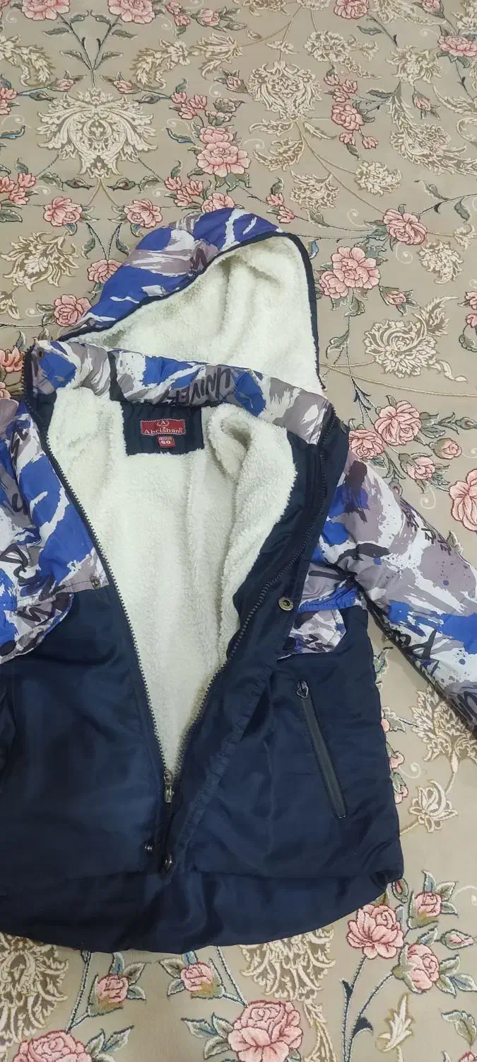 کاپشن|لباس|جوانرود, |دیوار