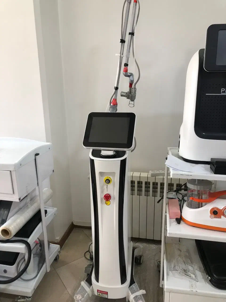 لیزر co2 فرکشنال مجوزدار|آرایشی، بهداشتی، درمانی|شیراز, لاله|دیوار