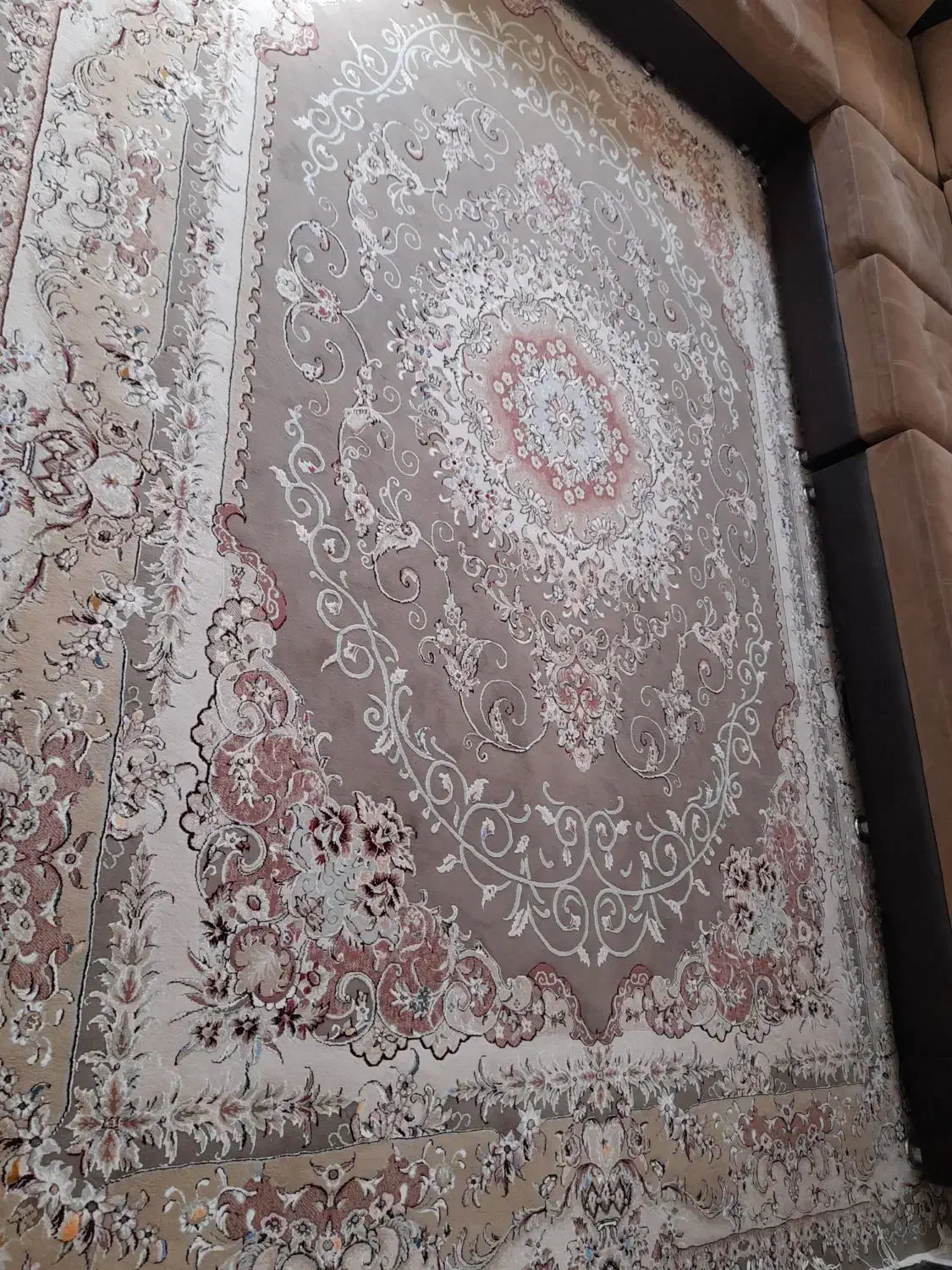 ۳ تخته فرش ۹متری موجود در مامونیه|فرش|زرندیه, |دیوار