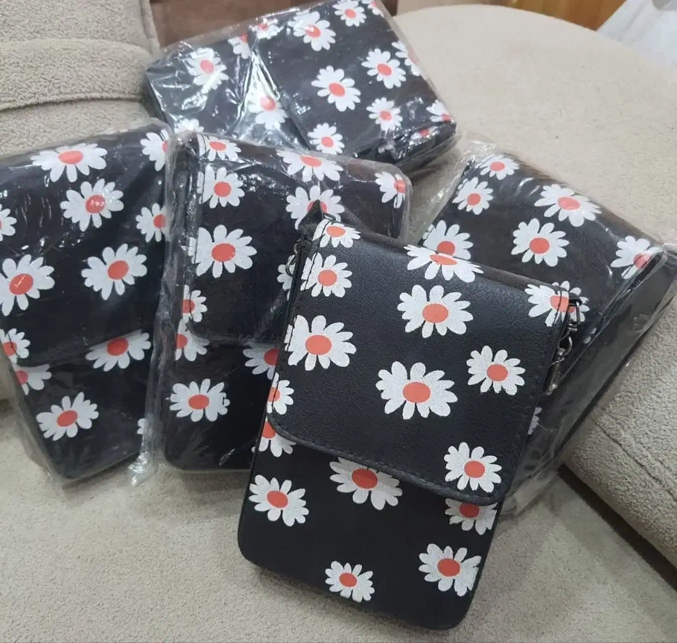 کیف طرح گل بابونه|کیف، کفش، کمربند|قلعه نو, |دیوار