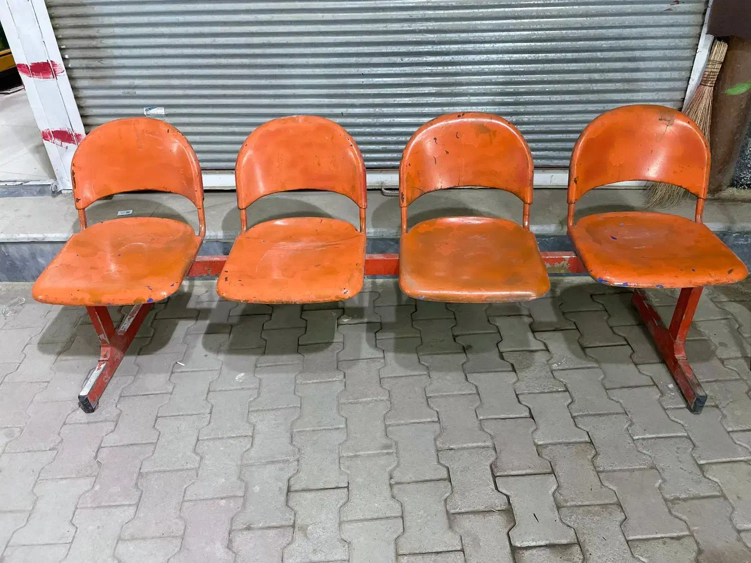 باربند صندلی جلومبلی|صندلی و نیمکت|سلماس, |دیوار