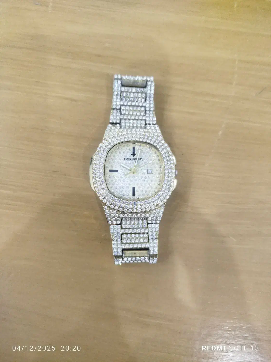 ساعت مچی نگین دار قیمت 350|ساعت|رباطکریم, الارد|دیوار