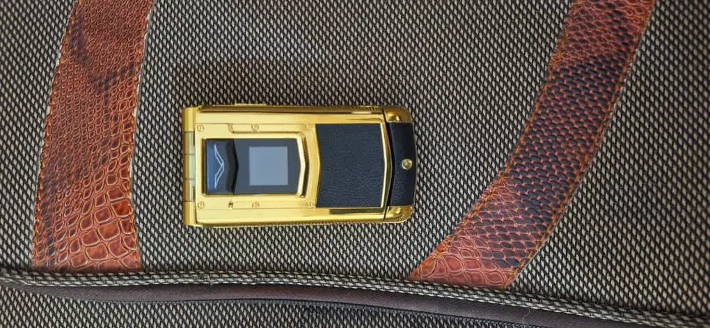 یک دستگاه گوشی موبایل  ورتو  V77 تاشو|موبایل|شیراز, معالی‌آباد|دیوار