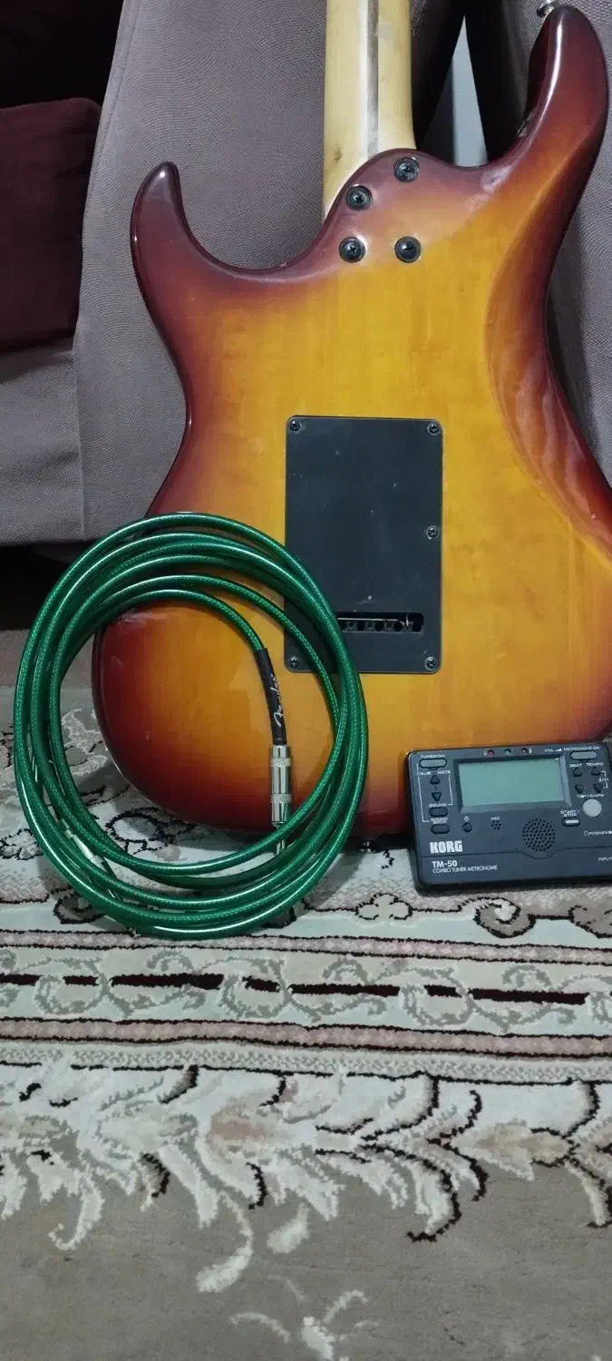 گیتار الکتریک جی۲۵۰ اندونزی|گیتار، بیس، امپلیفایر|رباطکریم, شهرک درخشان|دیوار