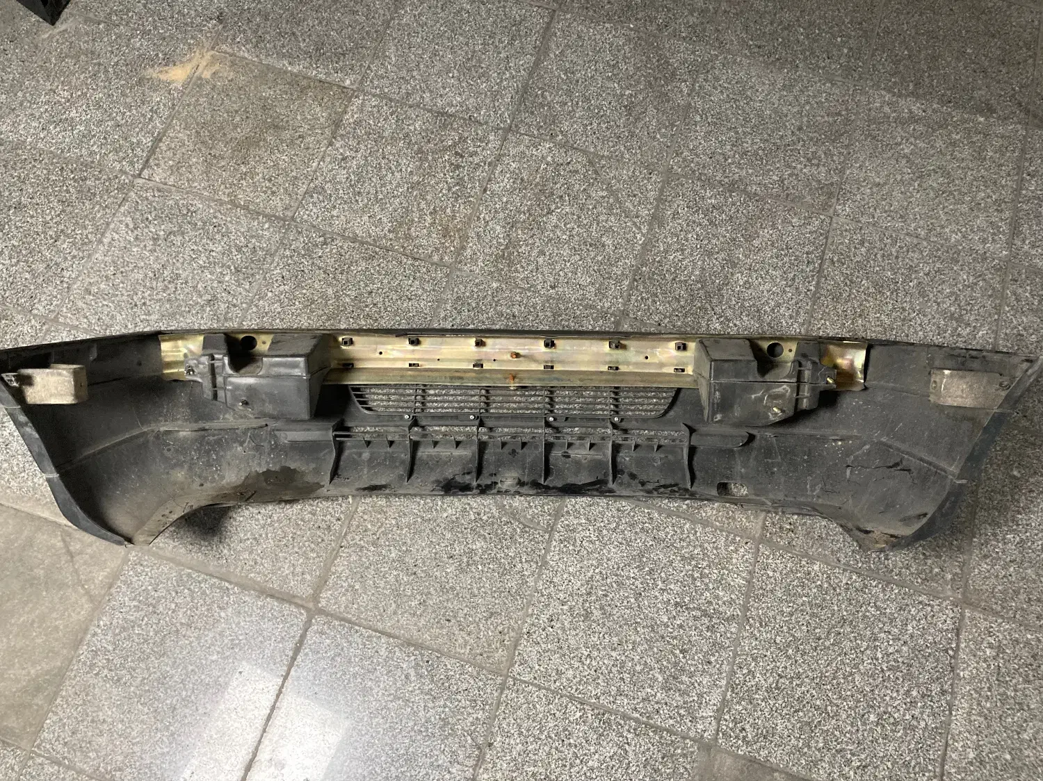 سپر جلو پژو ۴۰۵|قطعات یدکی و لوازم جانبی|شیراز, دینکان|دیوار