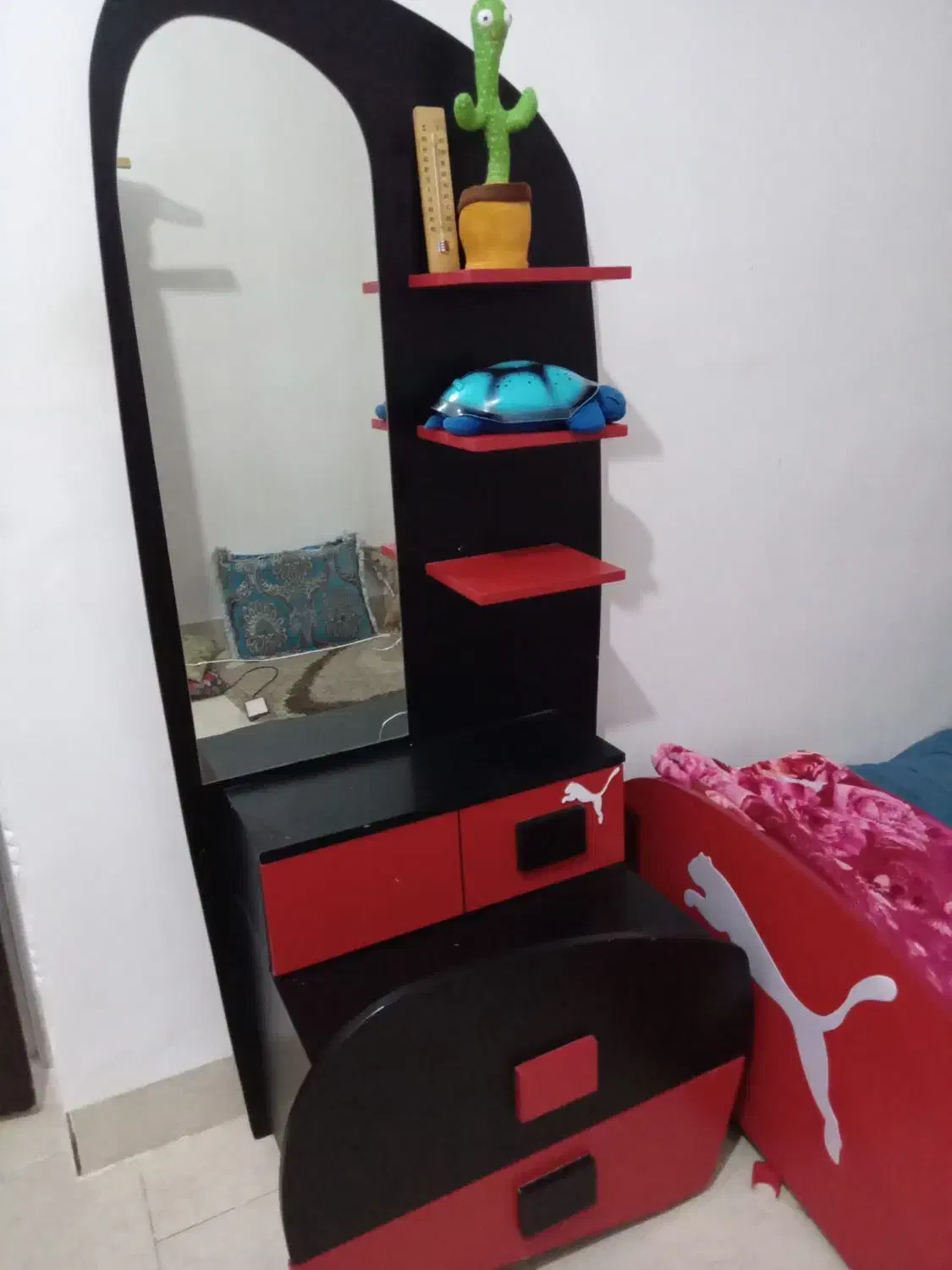 دوعدد تخت خواب یک نفره سرویس کامل|تخت و سرویس خواب|میناب, |دیوار