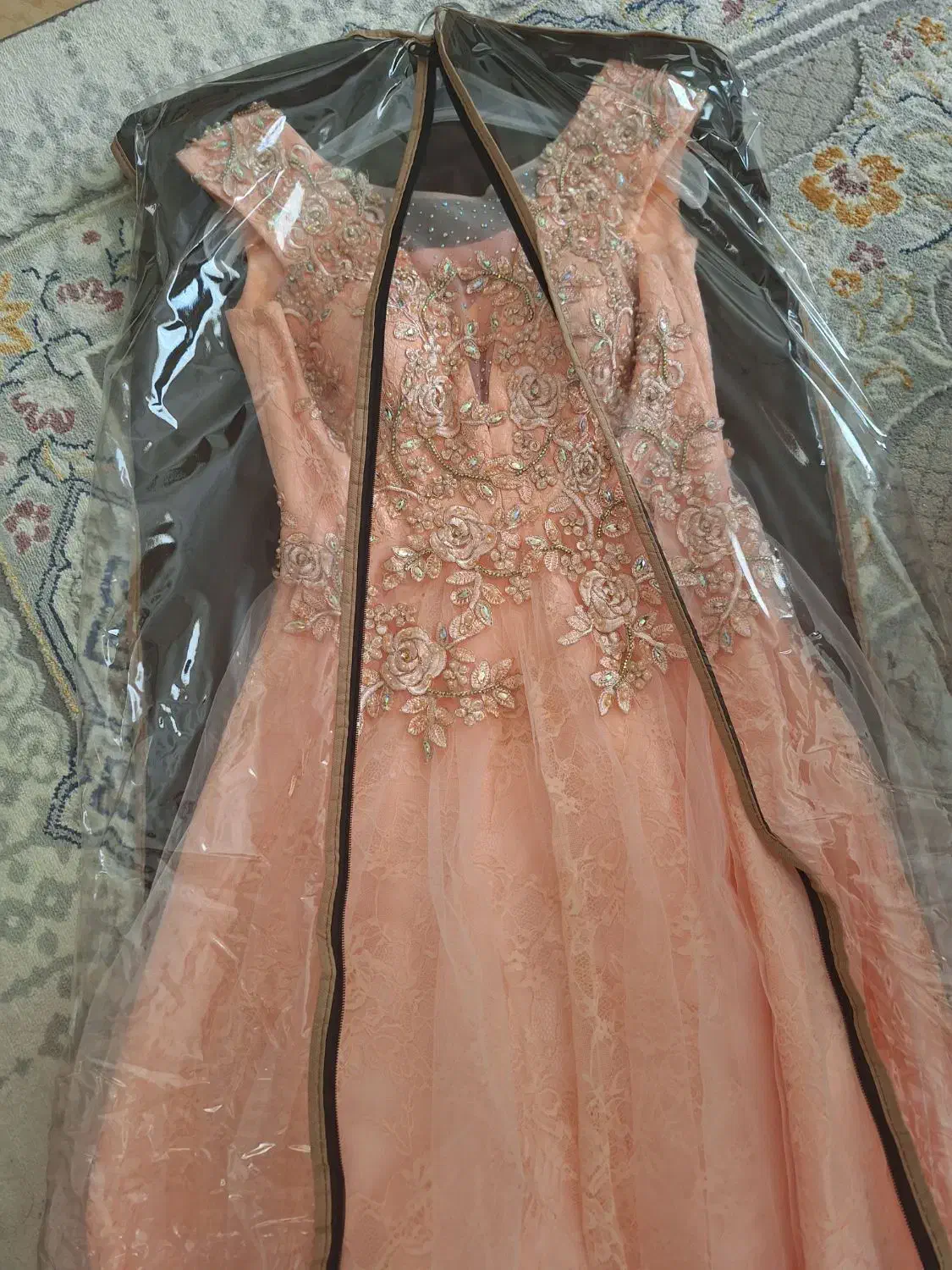 لباس عروس و مجلسی ( نامزدی )|لباس|رشت, یخسازی|دیوار