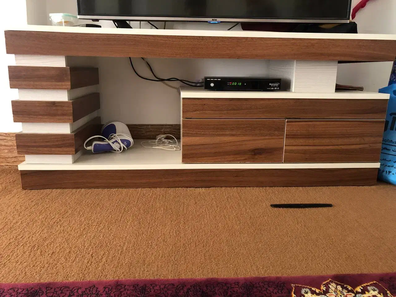 میز تی وی|میز تلویزیون|کلاله, |دیوار