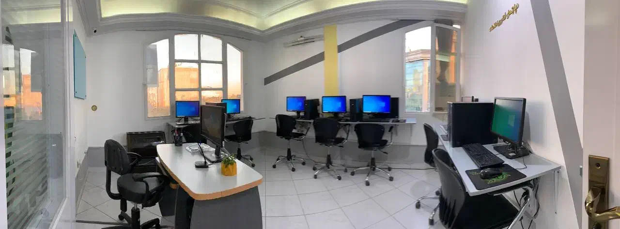 اجاره کلاس و دفتر کاری|اجارهٔ کوتاه‌مدت دفتر کار و فضای آموزشی|مشهد, فرهنگ|دیوار