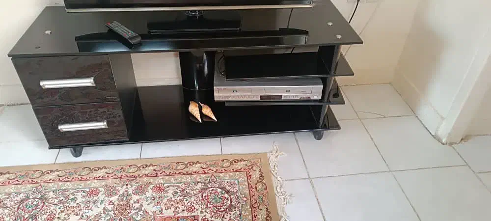 میز تلویزیون مشکی تمیز، مناسب TV تا ۵۵ اینچ|میز تلویزیون|تهران, گرگان|دیوار