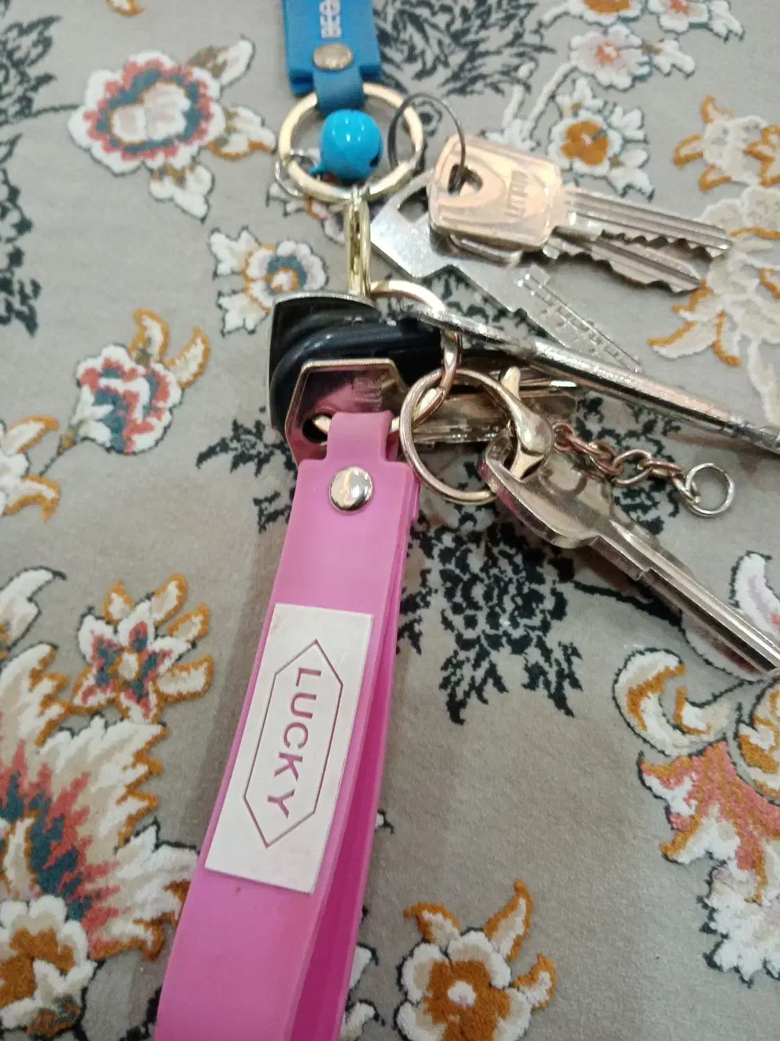 کلید پیدا شده|اشیا|بانه, |دیوار