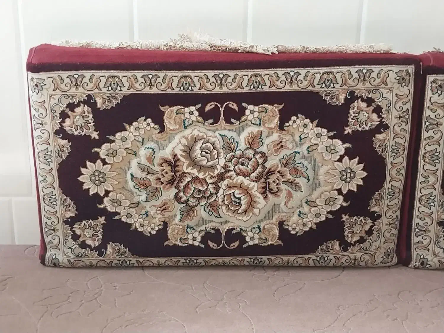 فرش و پشتی و رو فرشی|فرش|قنوات, |دیوار