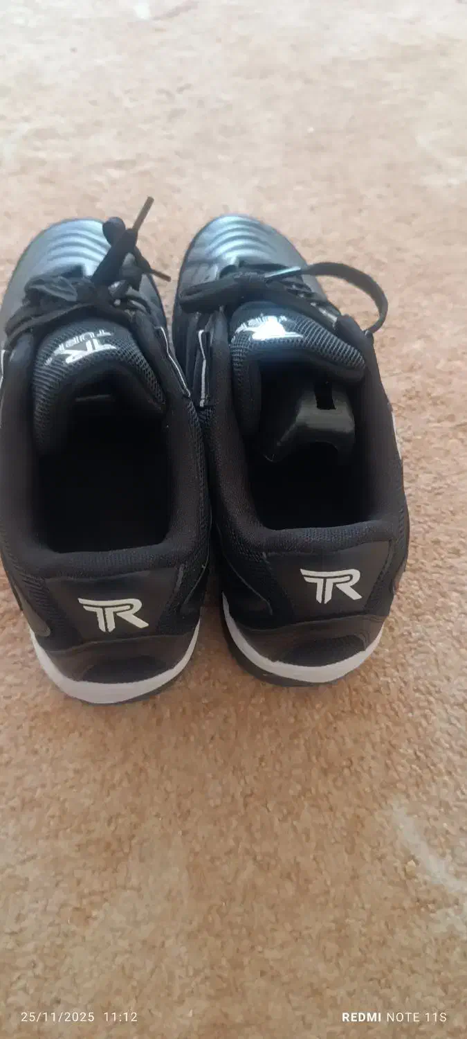 کفش|تجهیزات ورزشی|اهواز, کمپلو جنوبی|دیوار