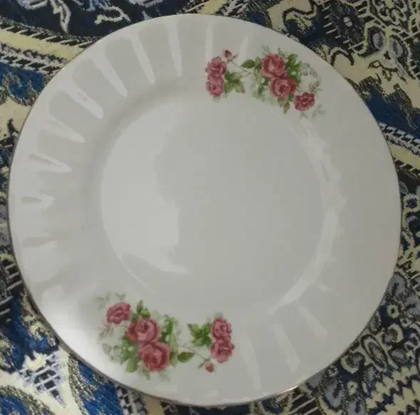 گل سرخ|ظروف سرو و پذیرایی|بهار, |دیوار