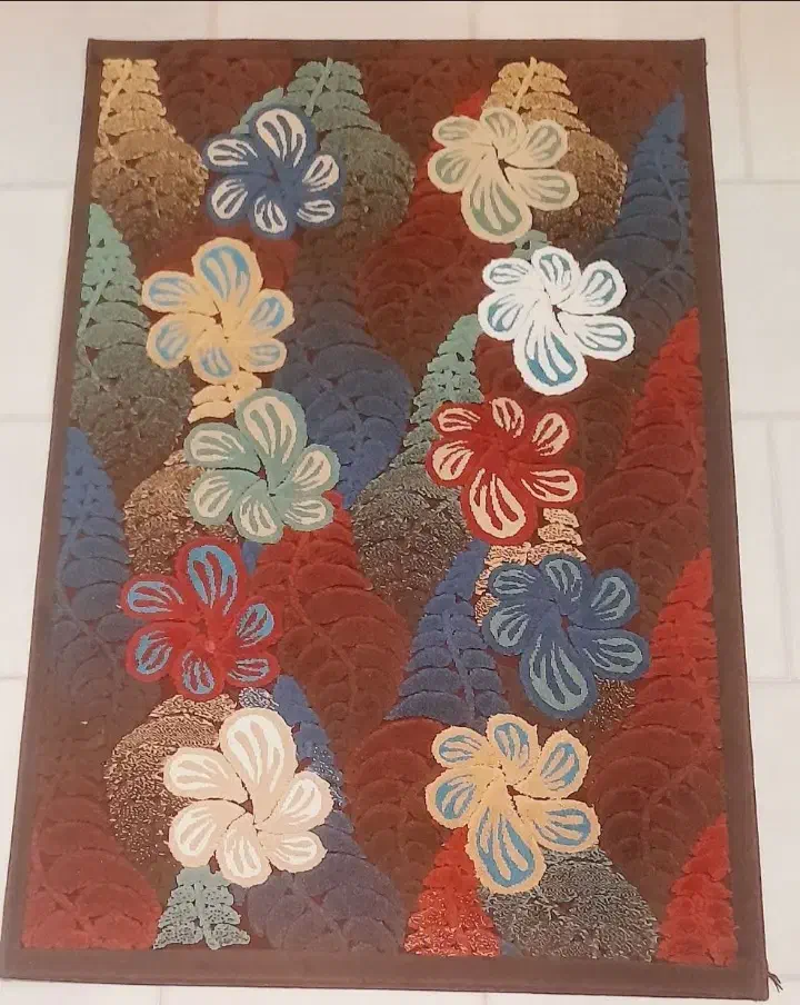 قالی و پادری گل برجسته|فرش|رفسنجان, |دیوار