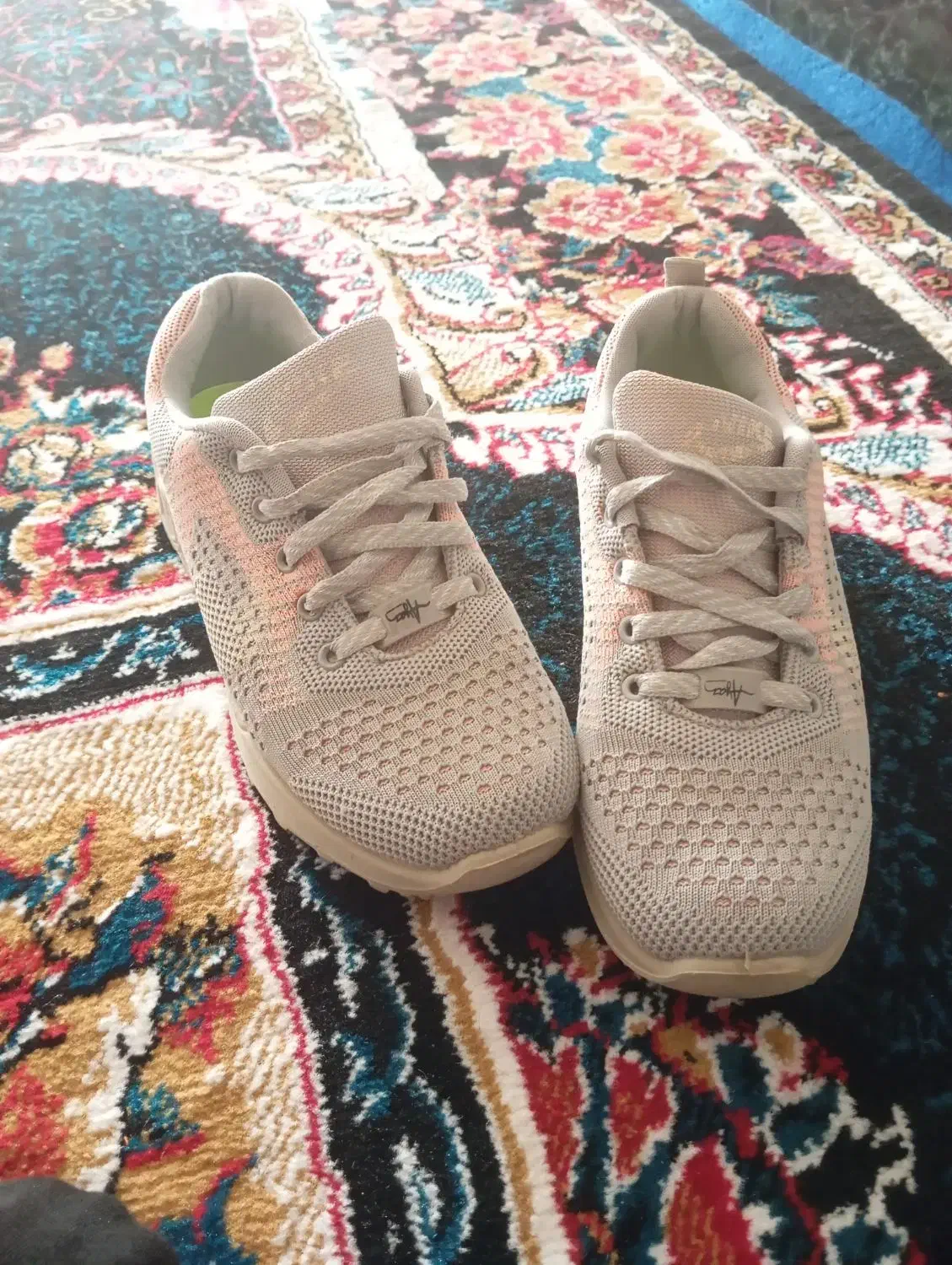 کتونی سایز 39وضدافتاب جبیلی|کیف، کفش، کمربند|بروجرد, |دیوار