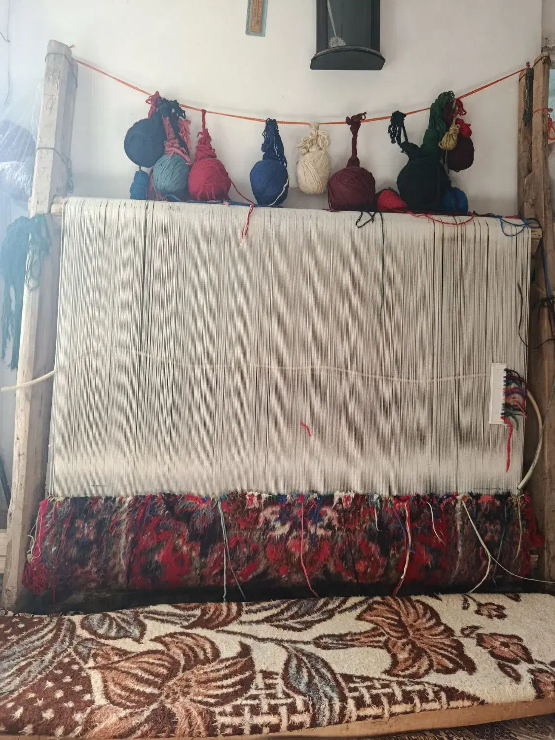 با سلام فرش دست بافت هریس نیمه کاره|فرش|باسمنج, |دیوار