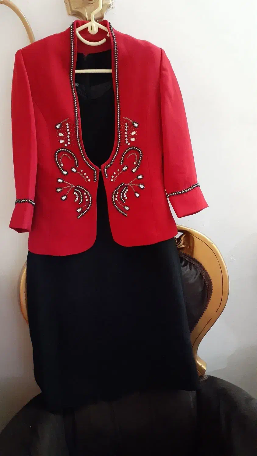 لباس مجلسی|لباس|قدس, شهرقدس|دیوار