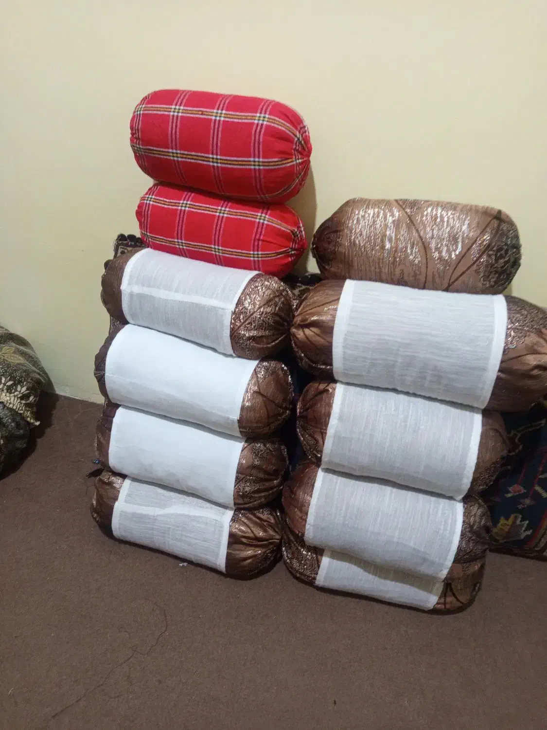 کوسن های مبلی و مسافرتی|رختخواب، بالش، پتو|گرگان, |دیوار