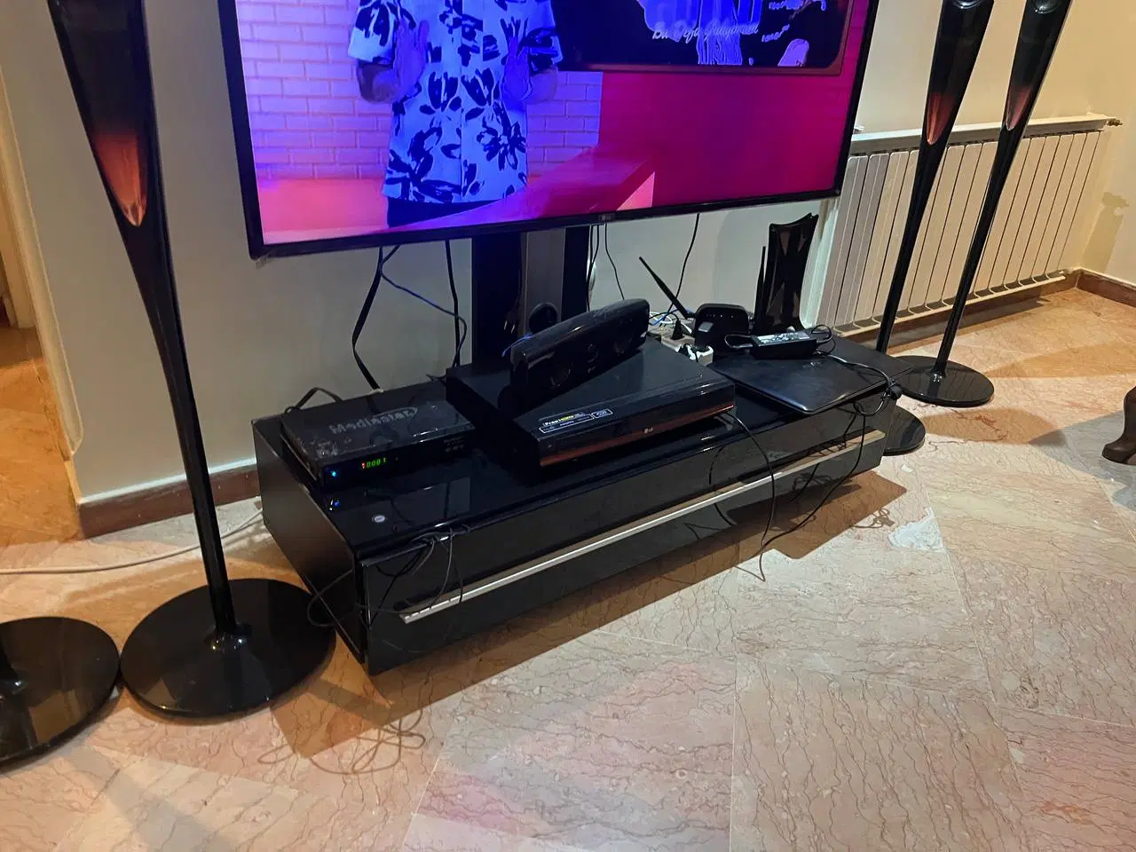 میز تلوزیون و سینما خانواده LG|میز تلویزیون|تهران, حسینآباد|دیوار