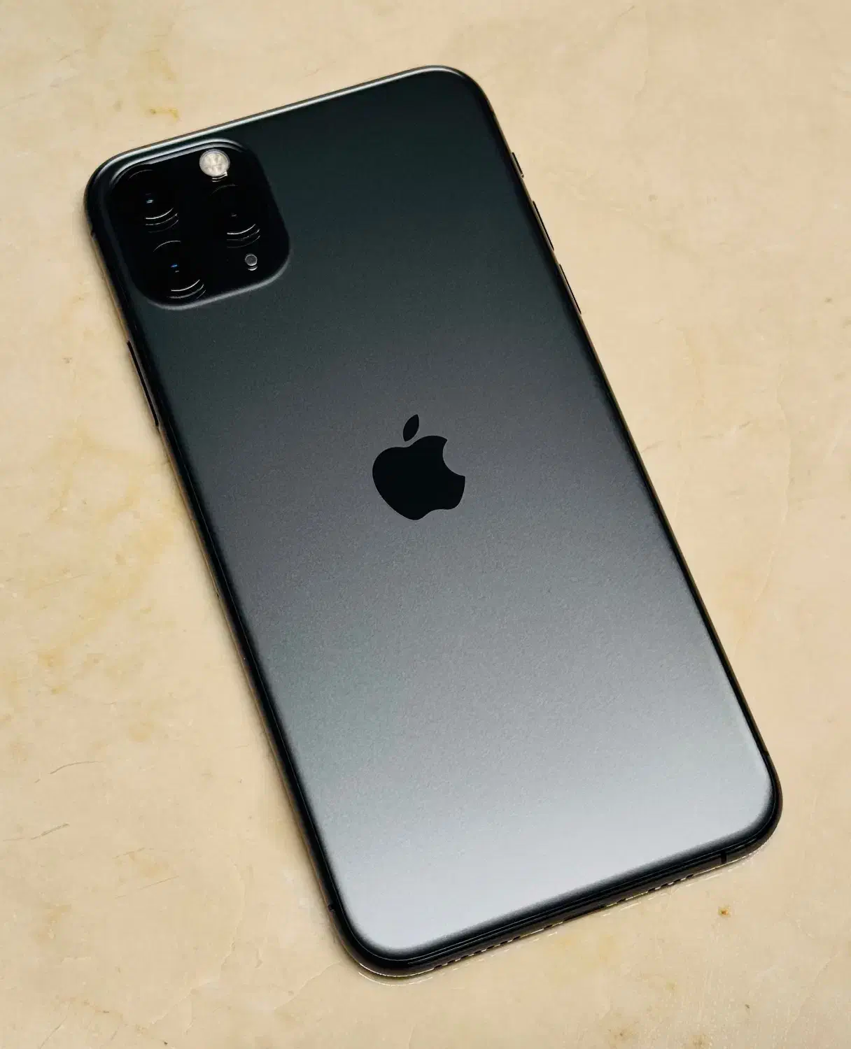 آیفون ۱۱ پرو مکس ۲۵۶ گیگ بسیار تمیز|موبایل|تهران,  امام زاده قاسم (نیاوران)|دیوار