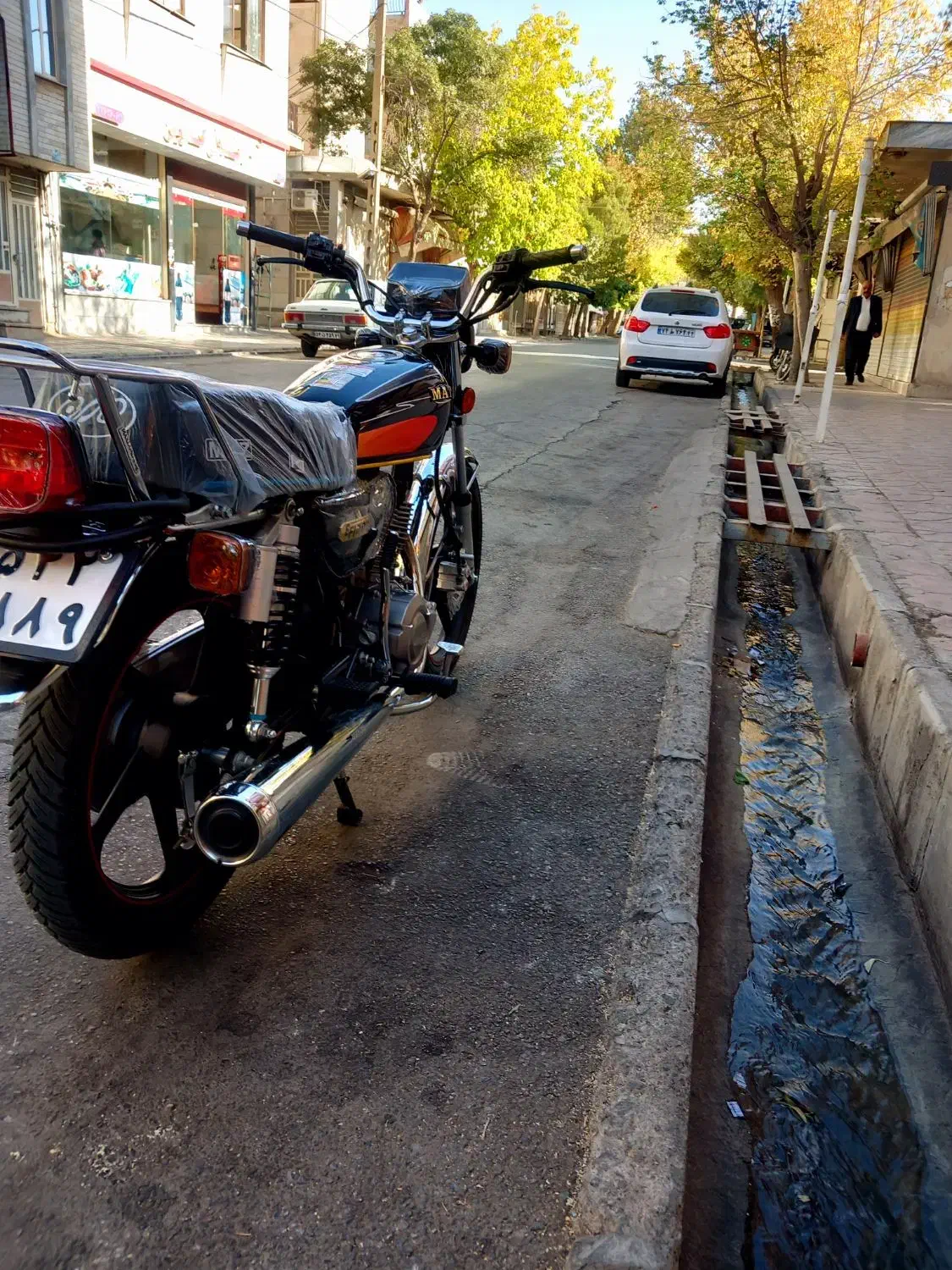 متین|موتورسیکلت|بروجرد, |دیوار