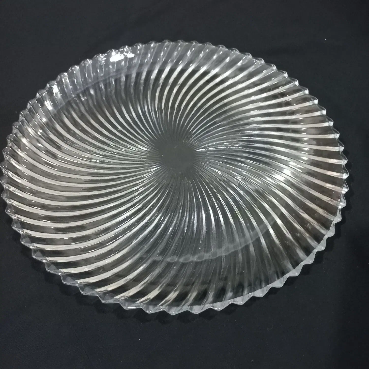 چند ظرف پذیرایی|ظروف سرو و پذیرایی|دورود, |دیوار