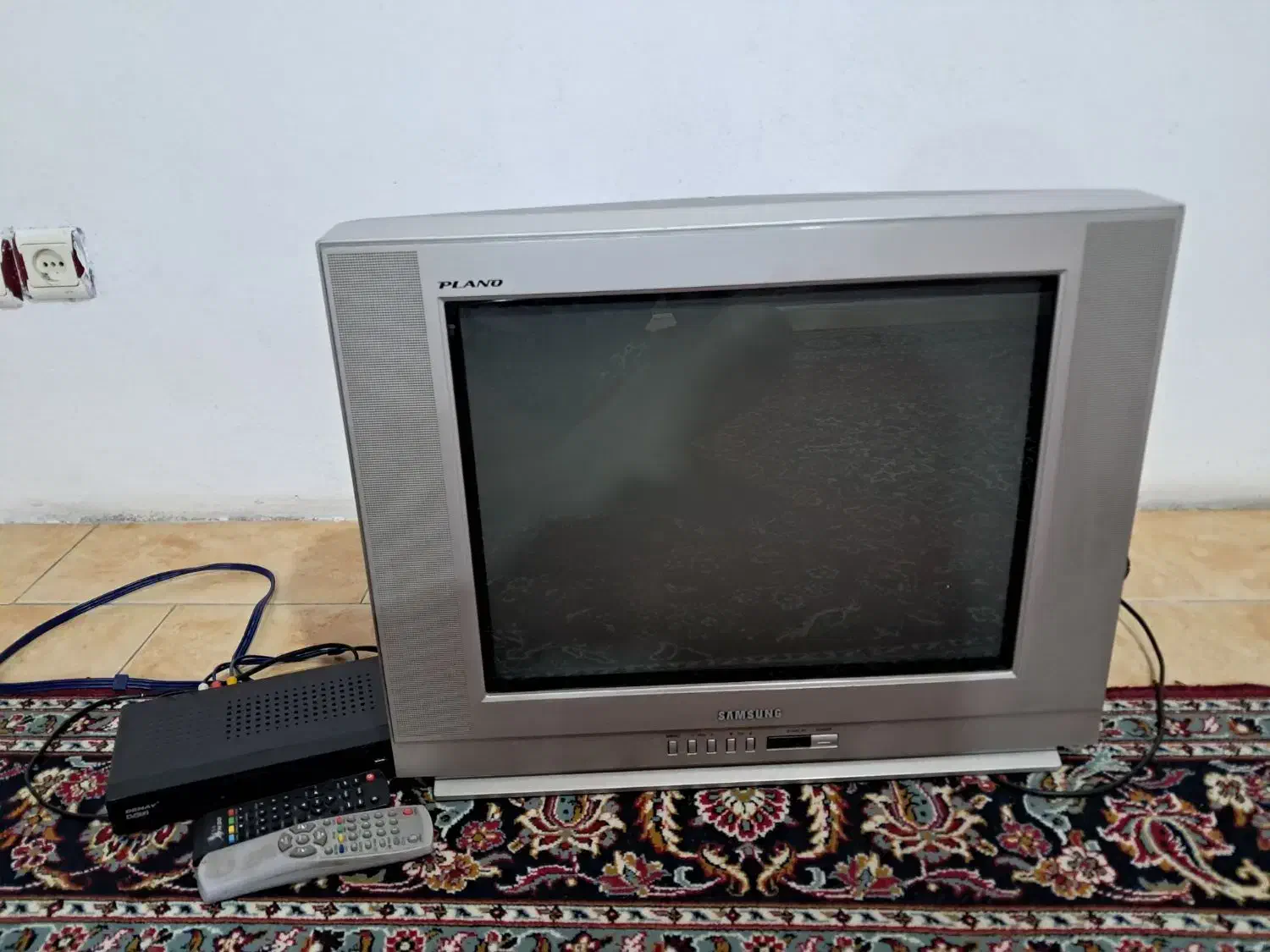 فروش تلویزیون با دستگاه دیجیتال|تلویزیون و پروژکتور|نور, |دیوار