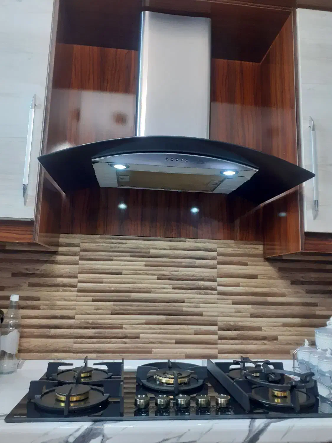 هود|هود|اصفهان, رسالت|دیوار