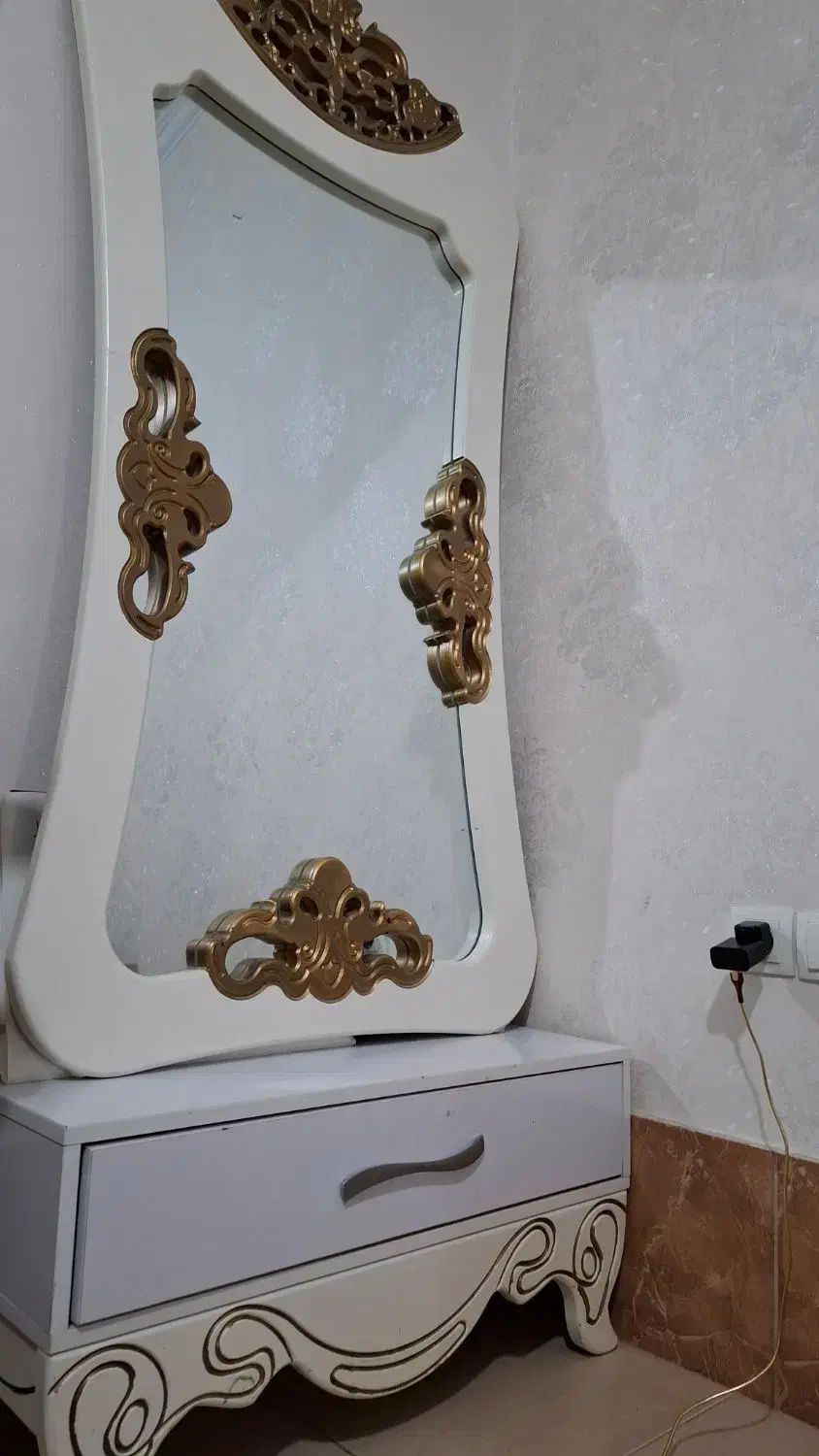 آینه قدی و کنسول|بوفه، ویترین، کنسول|بروجرد, |دیوار