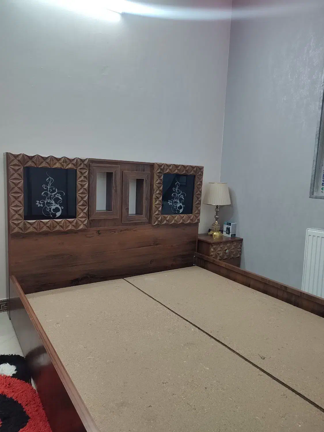 تخت دو نفره چوبی سالم و تمیز|تخت و سرویس خواب|محمدیه-قزوین, |دیوار
