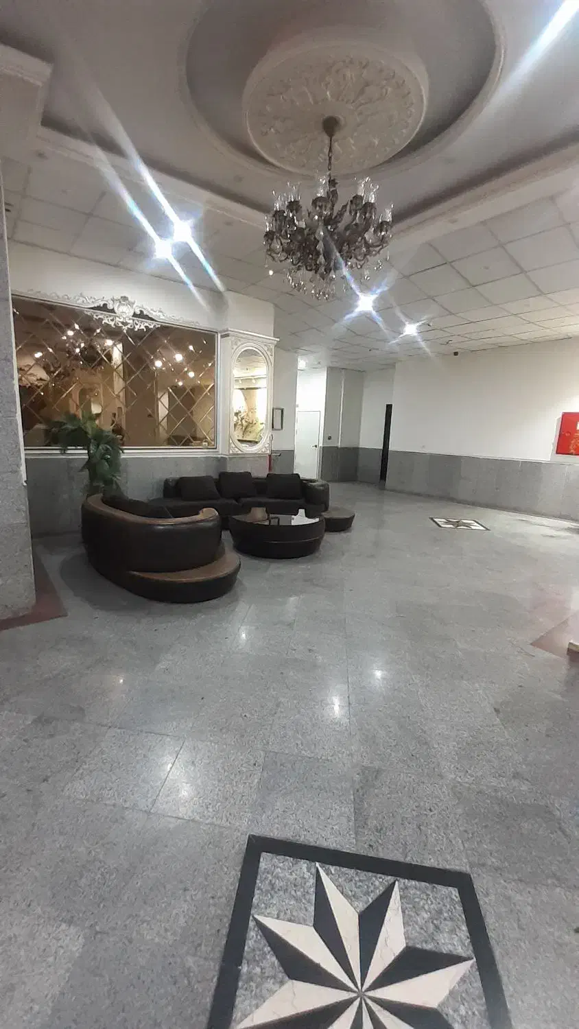 برجی شیک  فقط ۵ دقیقه تا مترو